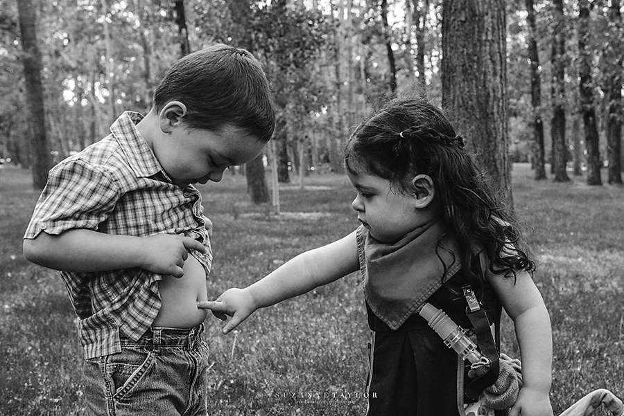 These twins definitely know where their belly buttons are. So much love with Suzanne Taylor Photography in Calgary, Alberta. 