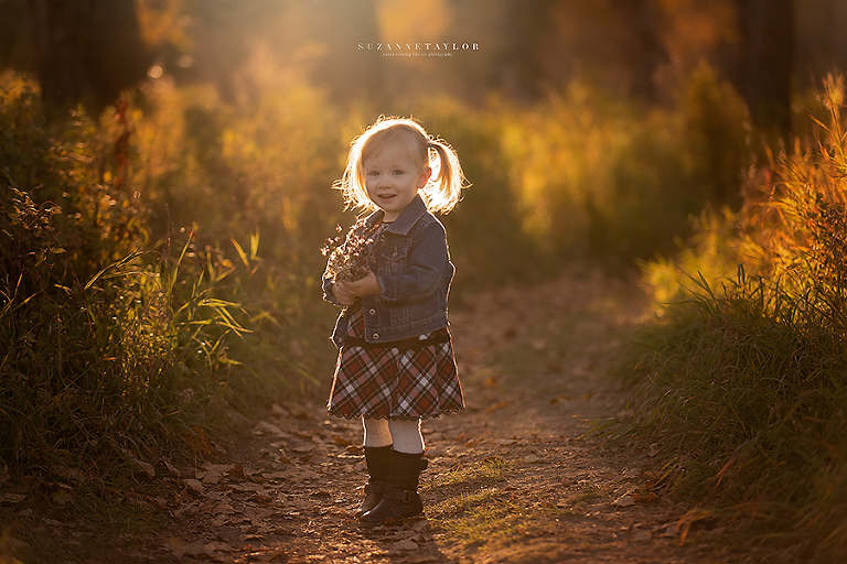 Calgary Family Photographer Suzanne Taylor Photography captures a young family at Fish Creek Park.